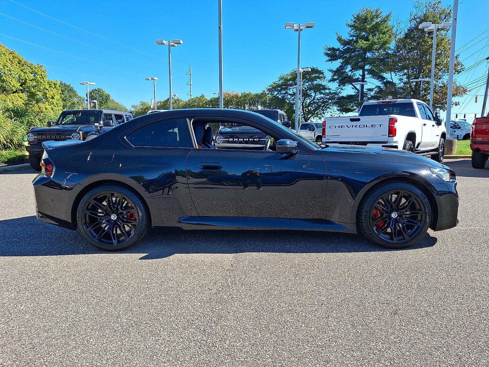 Used 2023 BMW M2 w/ Lighting Package RWD image 12