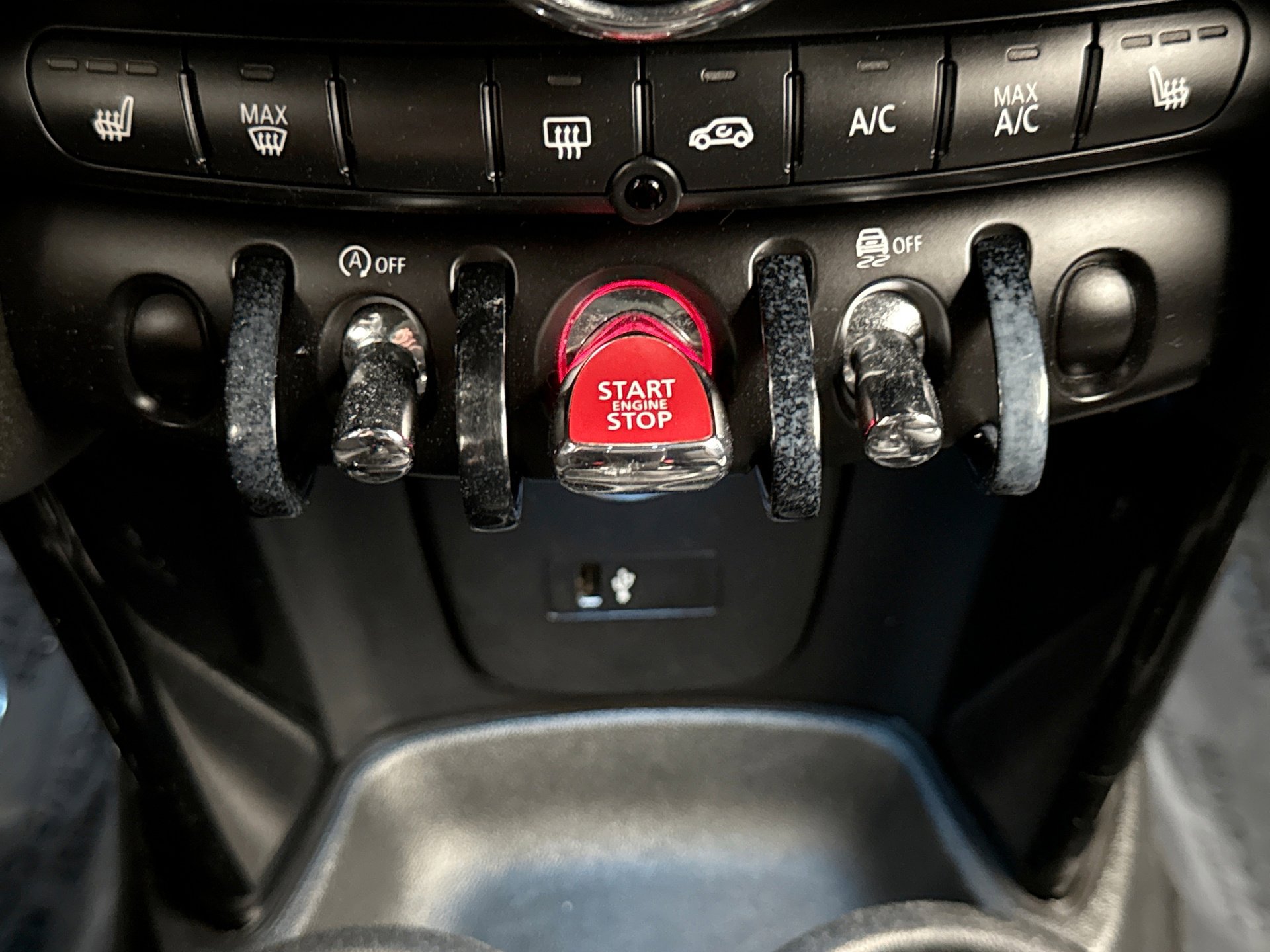 Used 2024 MINI Cooper SIGNATURE image 22