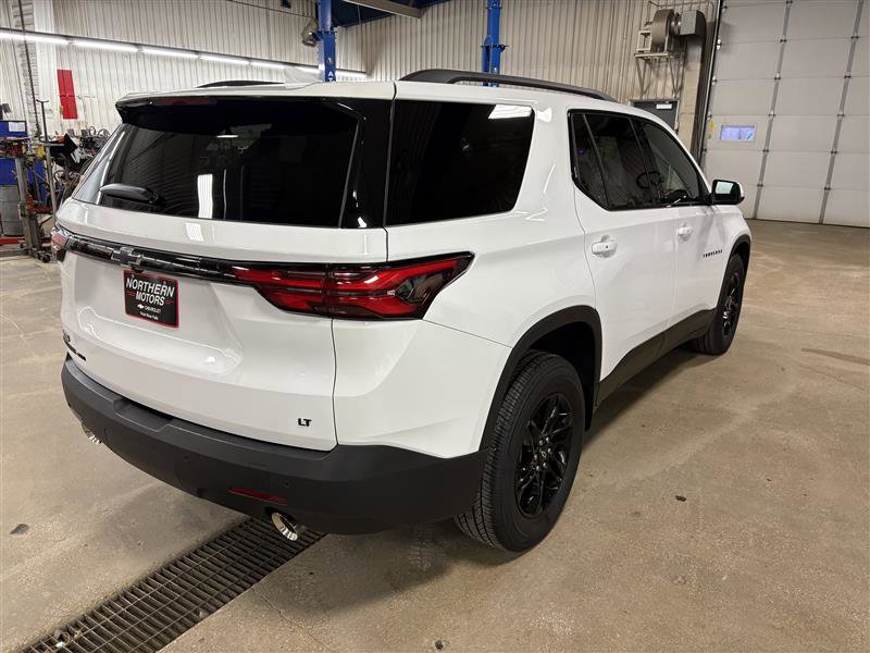 Used 2022 Chevrolet Traverse LT w/ Midnight/Sport Edition image 3