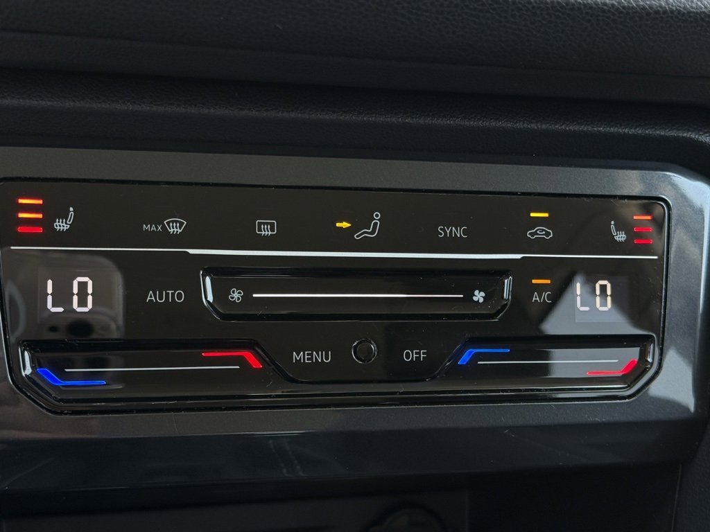 Used 2023 Volkswagen Tiguan SE image 11