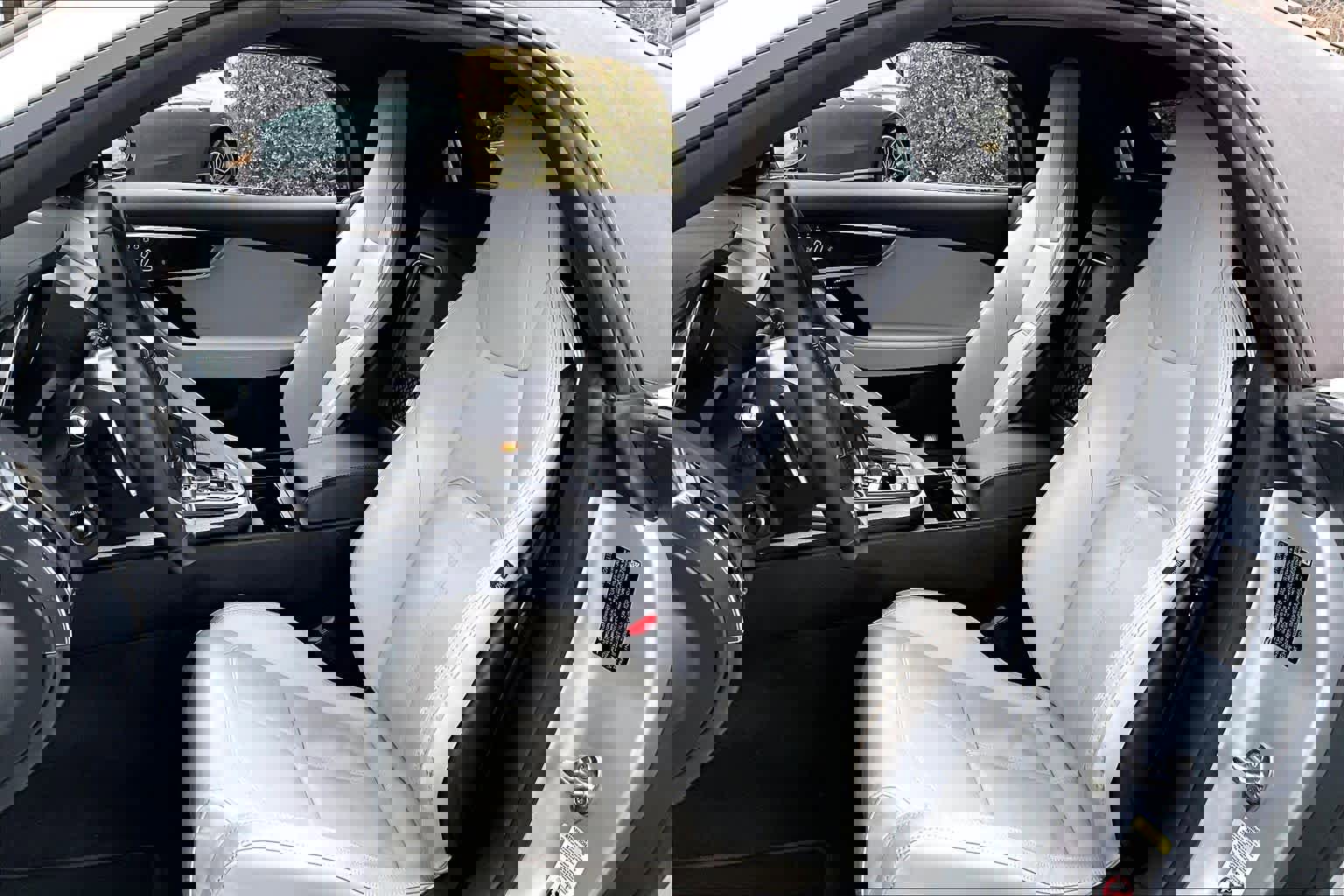 Used 2020 Jaguar F-TYPE R-Dynamic image 7