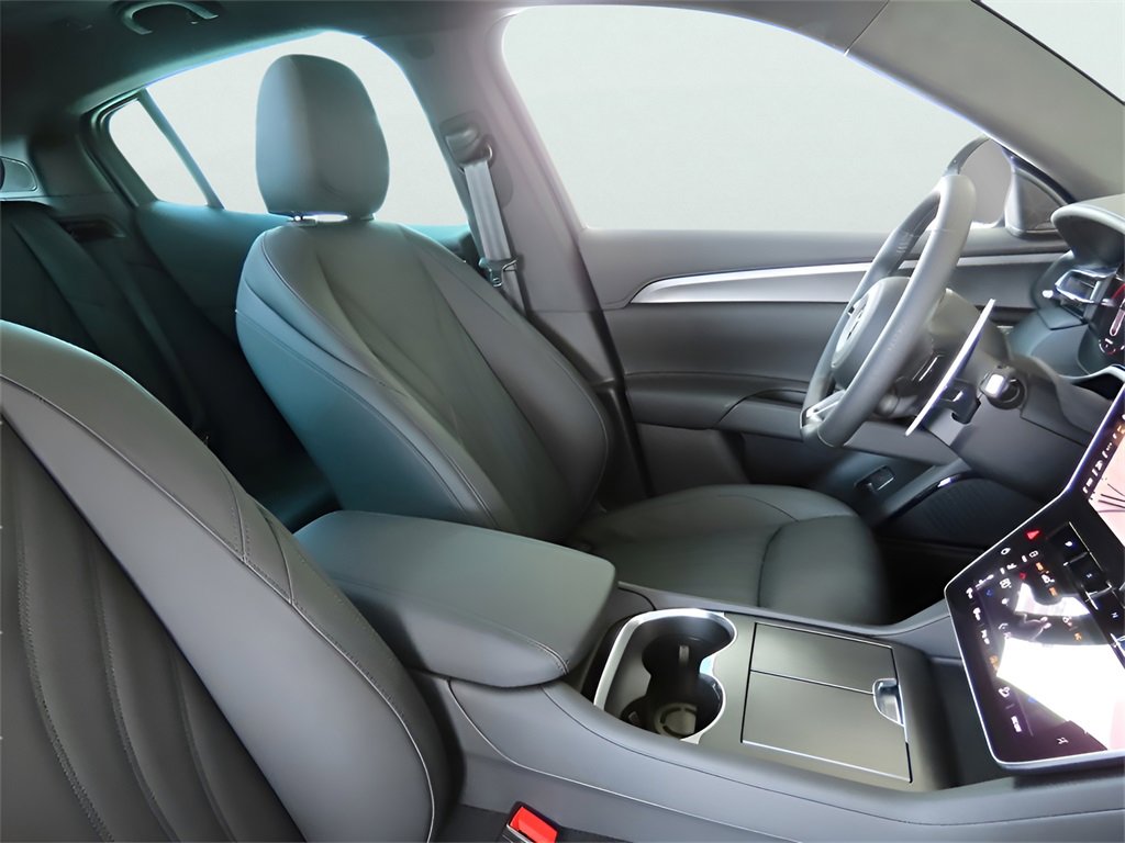 New 2024 Maserati Grecale GT image 10