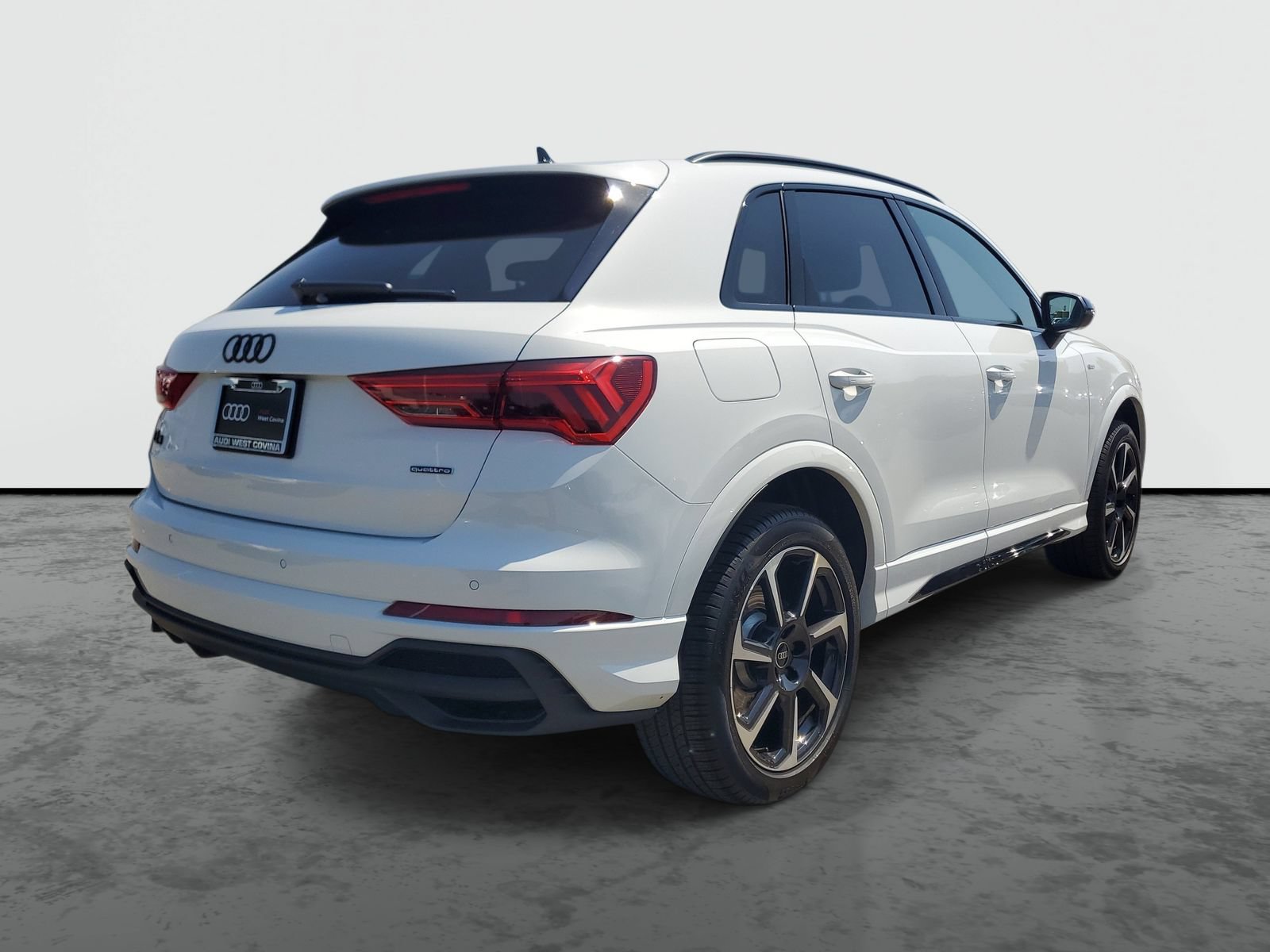 Used 2025 Audi Q3 2.0T Premium Plus w/ Premium Plus Package AWD/4WD image 4