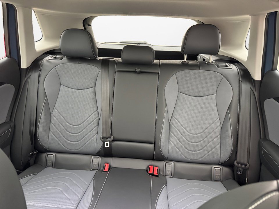 New 2026 Volkswagen Tiguan SE AWD/4WD image 12