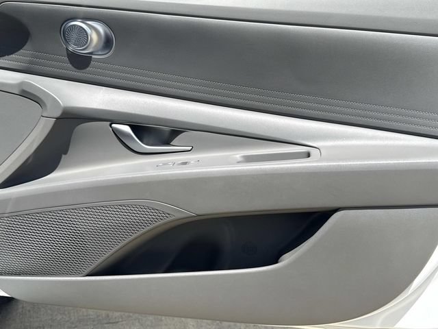 Used 2024 Hyundai Elantra SEL FWD image 18