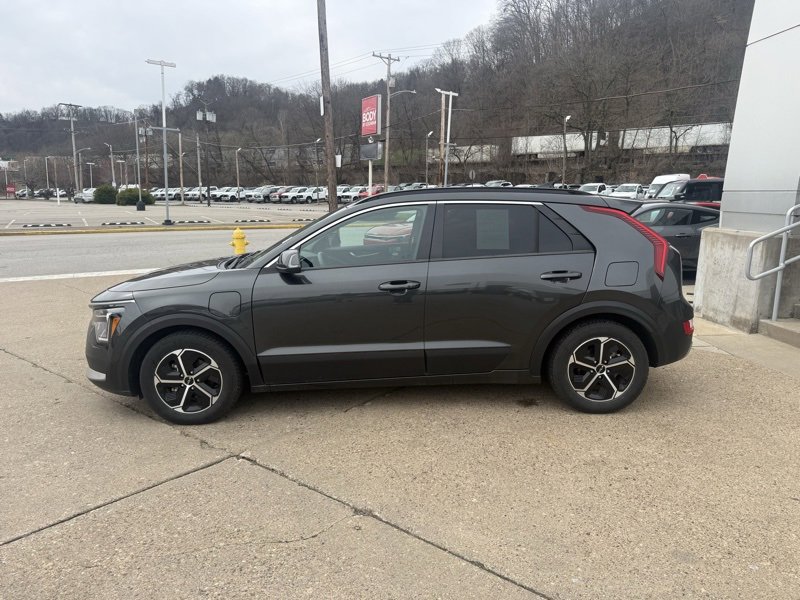 Used 2023 Kia Niro EX w/ EX Cold Weather Package image 4
