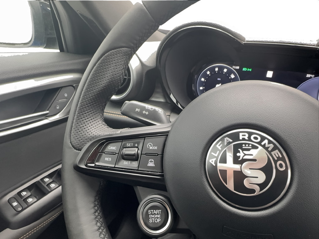 New 2026 Alfa Romeo Tonale w/ Black Premium Package AWD/4WD image 46