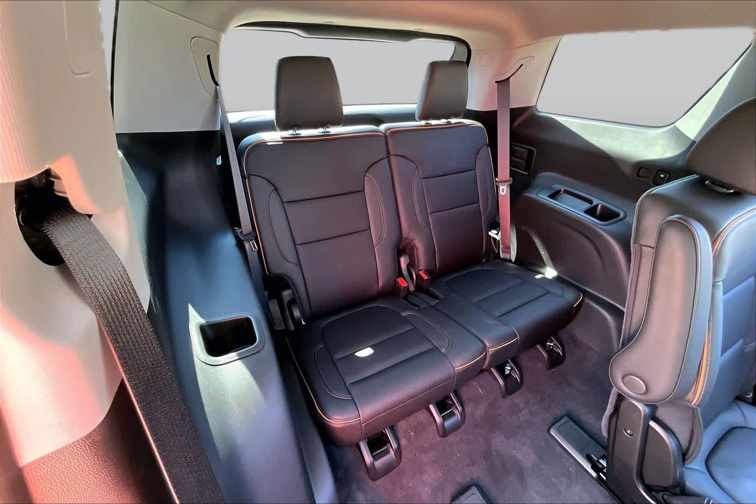 Used 2023 GMC Acadia AT4 w/ Technology Package AWD/4WD image 36