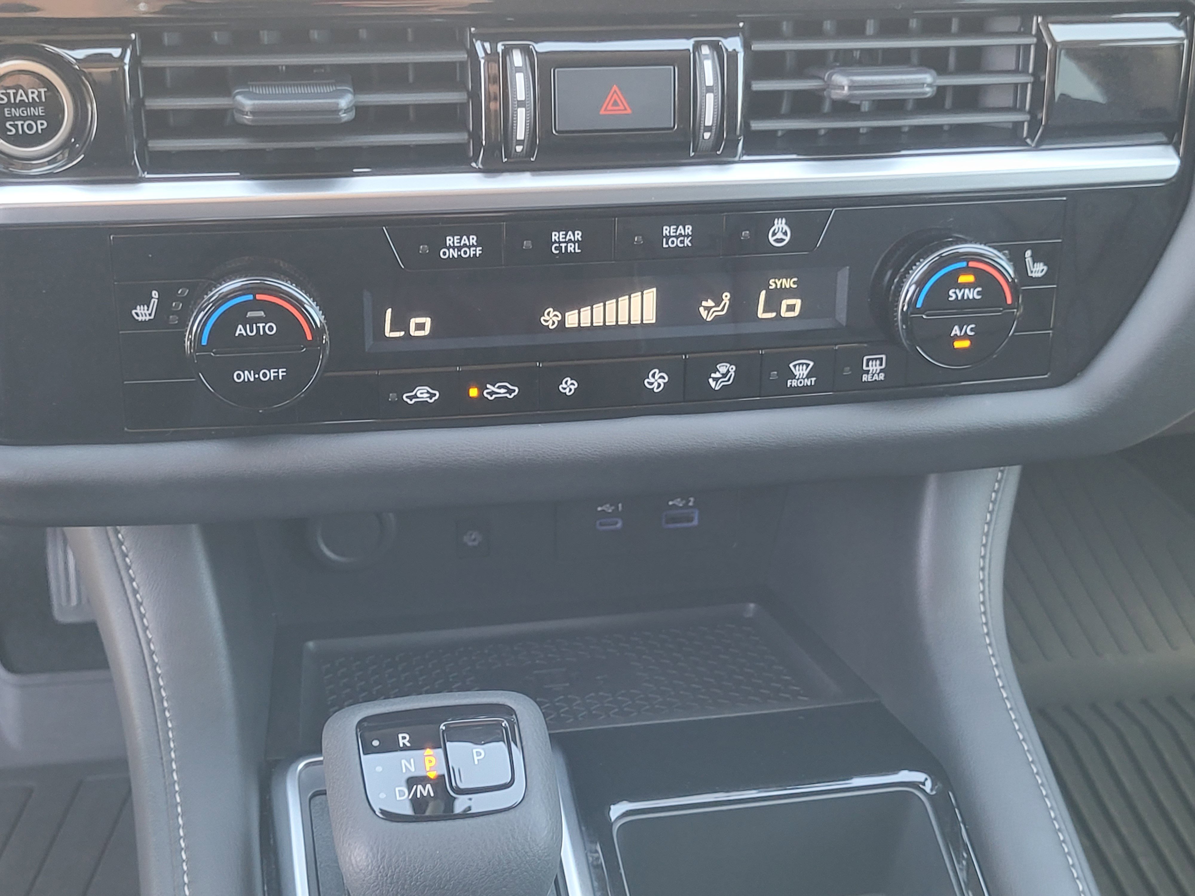 Used 2024 Nissan Pathfinder SL w/ Black Appearance Package AWD/4WD image 19