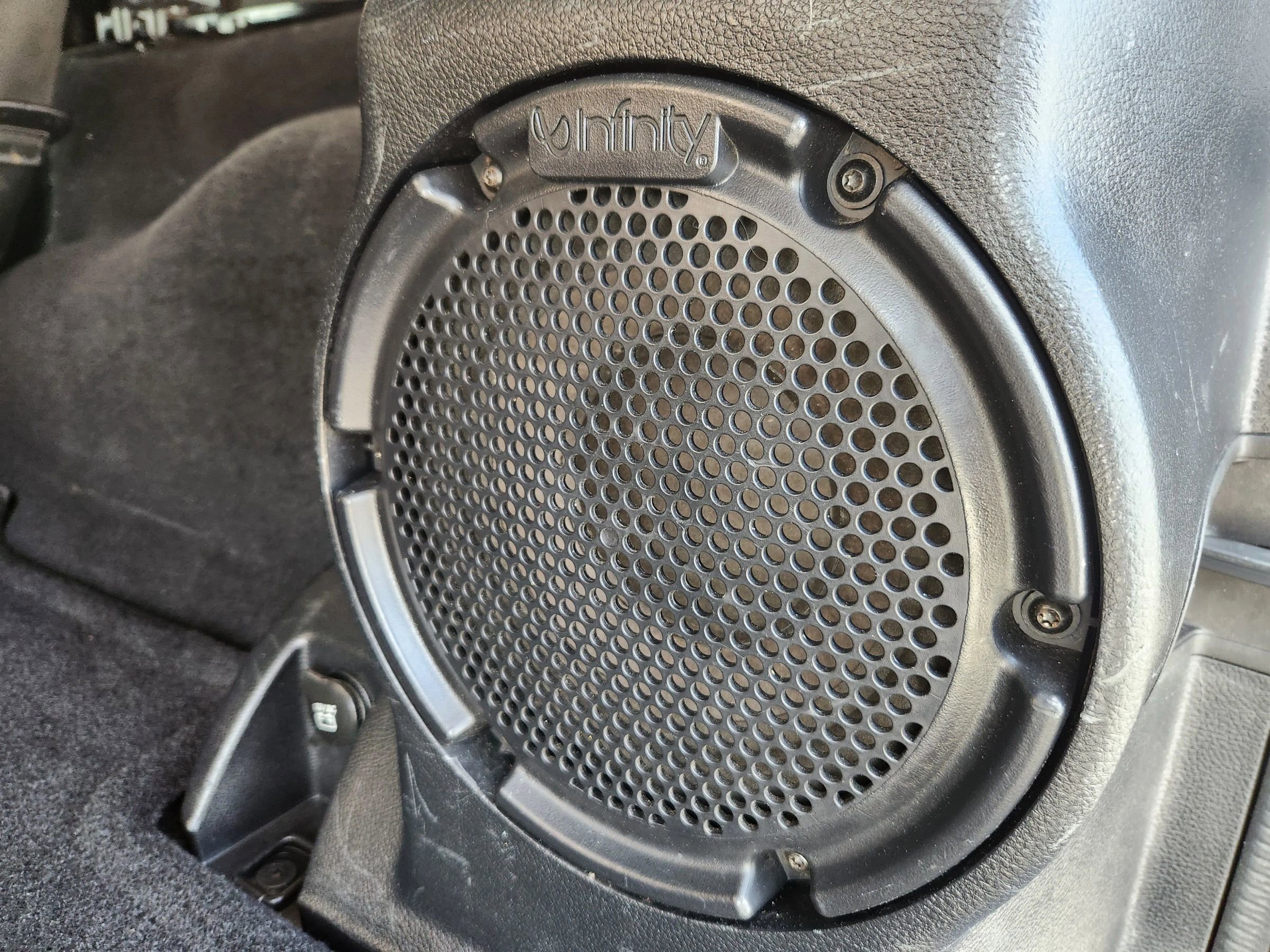 Used 2012 Jeep Wrangler Unlimited Sahara image 29