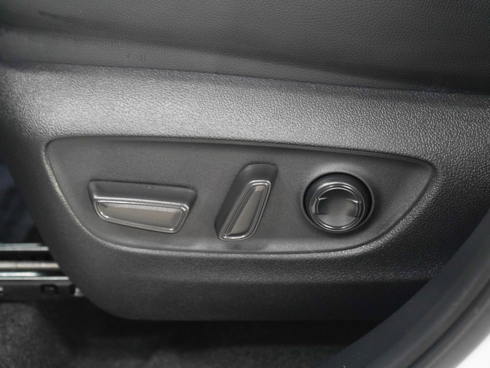 Used 2024 Toyota Highlander Limited AWD/4WD image 27