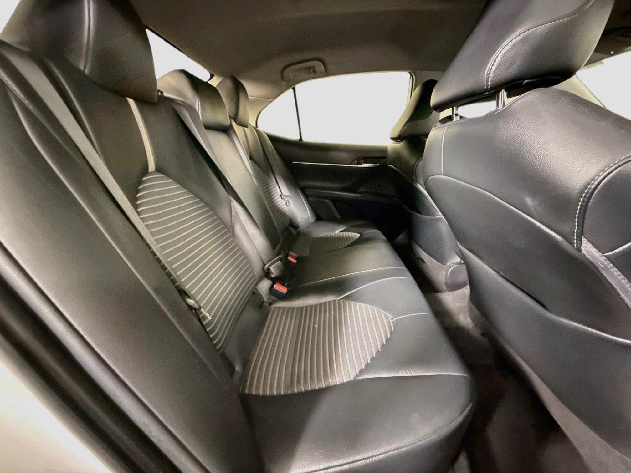 Used 2021 Toyota Camry SE FWD image 26