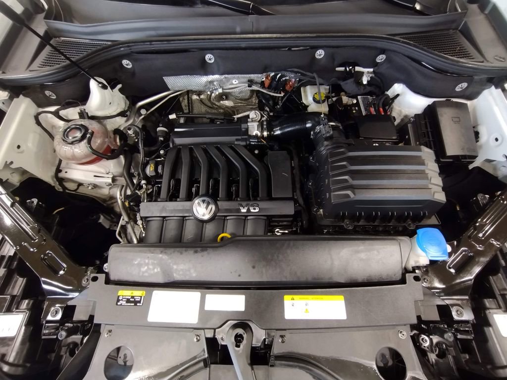 Used 2023 Volkswagen Atlas Cross Sport SEL Premium R-Line image 9