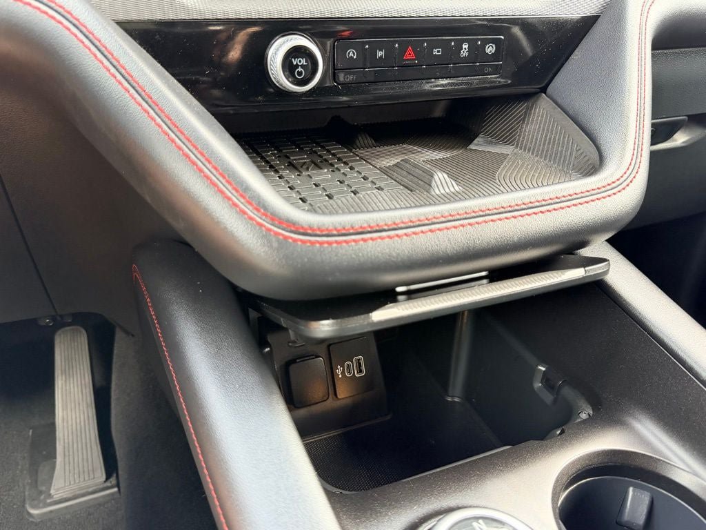 Certified 2025 Ford Explorer ST RWD image 33