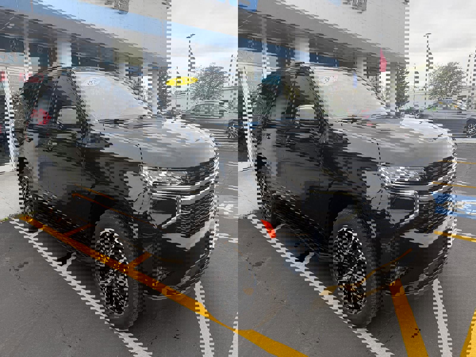 Used 2022 Chevrolet Tahoe RST w/ Luxury Package image 1