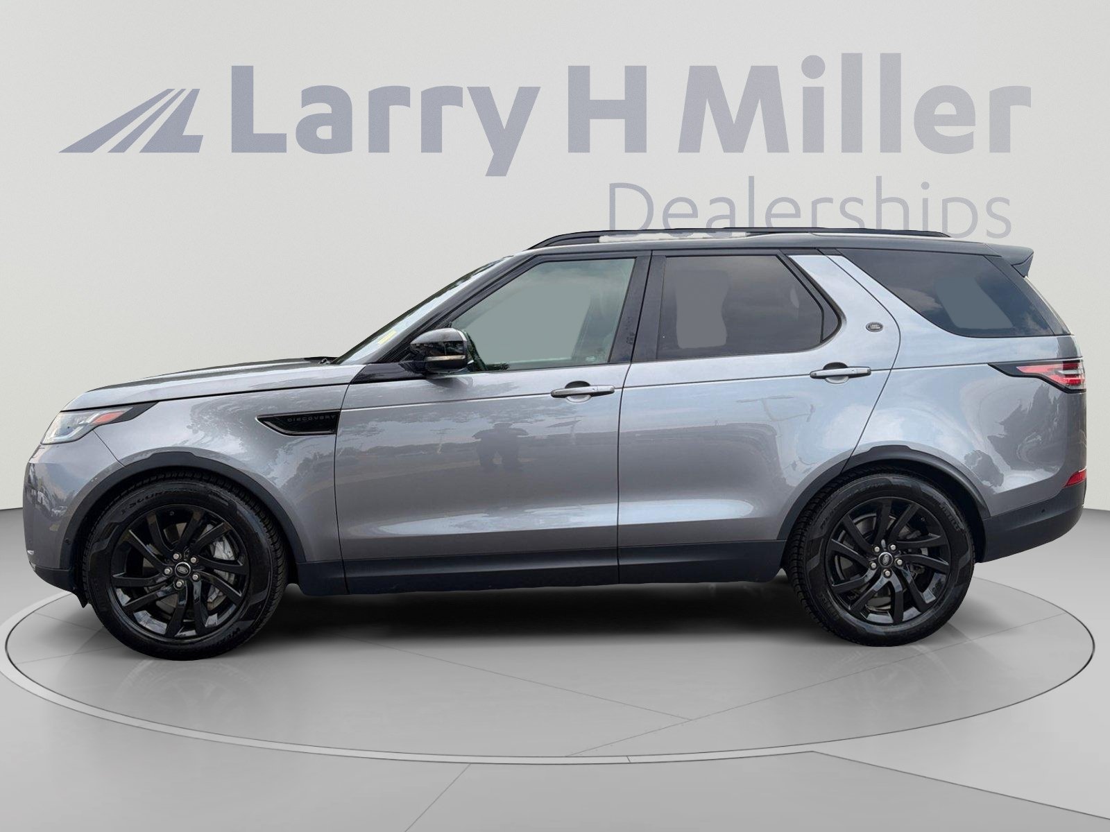 Used 2020 Land Rover Discovery HSE AWD/4WD image 2