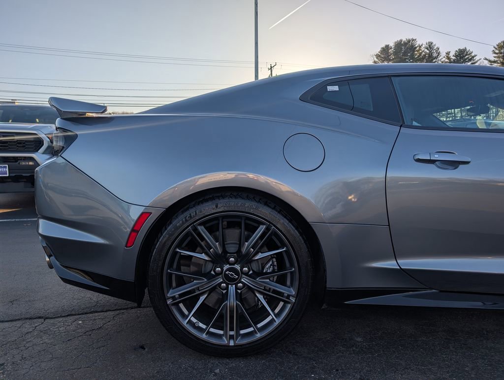 Used 2022 Chevrolet Camaro ZL1 image 8