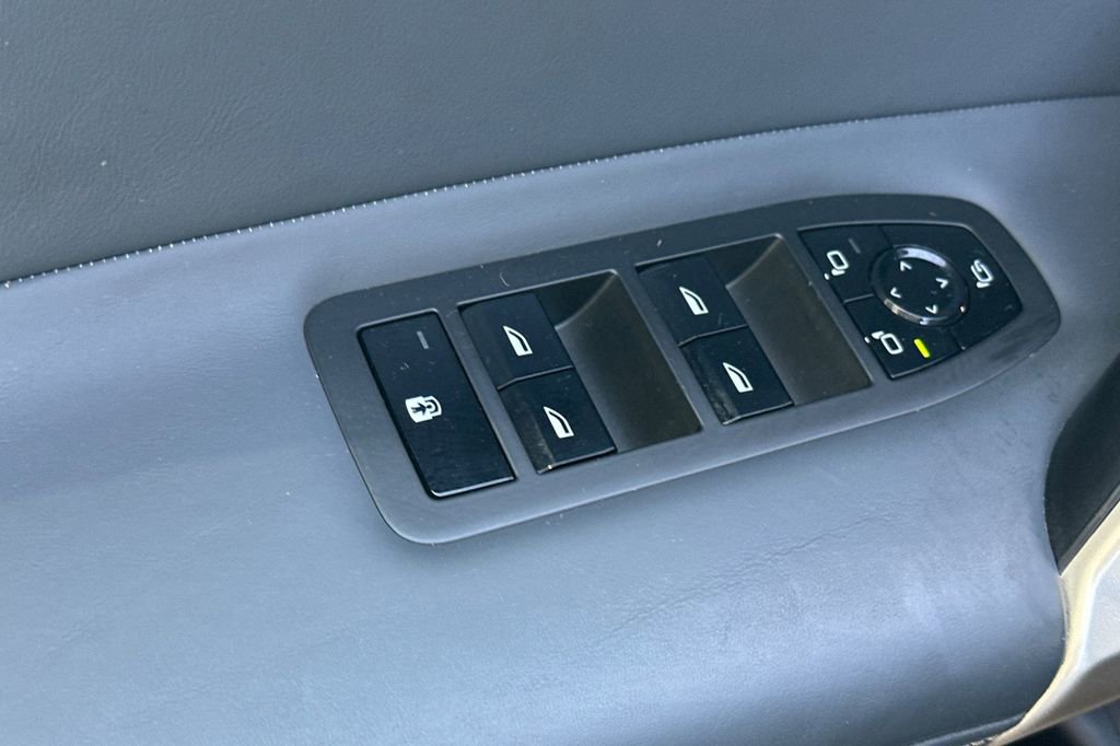 Used 2023 BMW iX M60 image 11