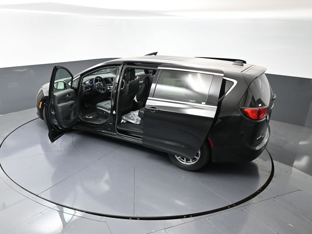New 2026 Chrysler Voyager LX image 46
