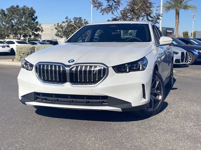 Certified 2025 BMW i5 eDrive40i w/ Premium Package image 4