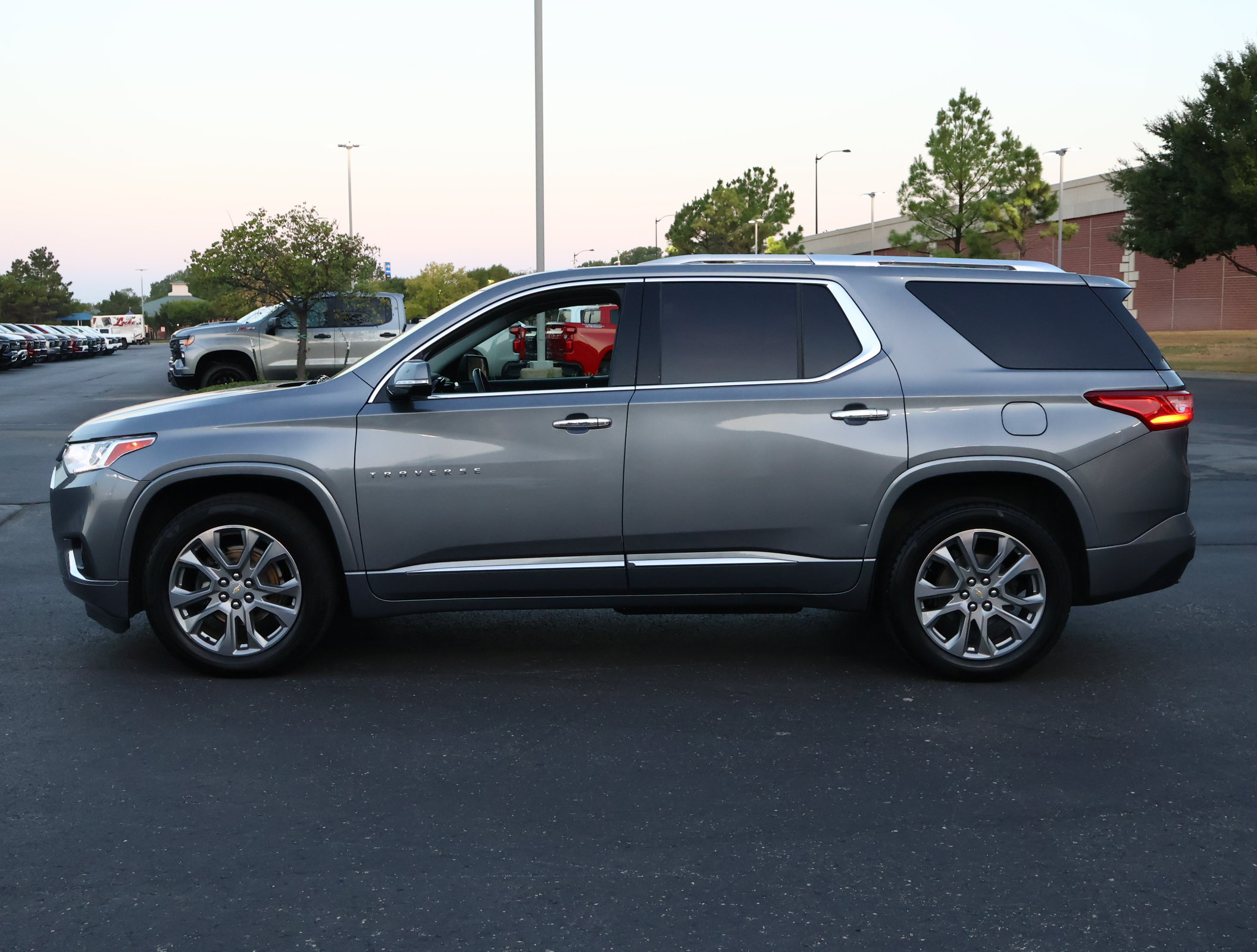 Used 2018 Chevrolet Traverse Premier AWD/4WD image 36