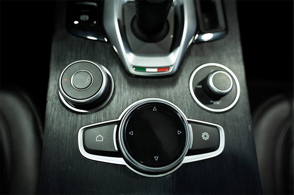 Used 2021 Alfa Romeo Stelvio Sprint w/ Nero Edizione image 38