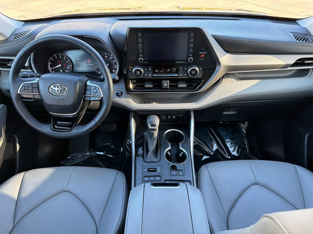 Used 2020 Toyota Highlander XLE image 20