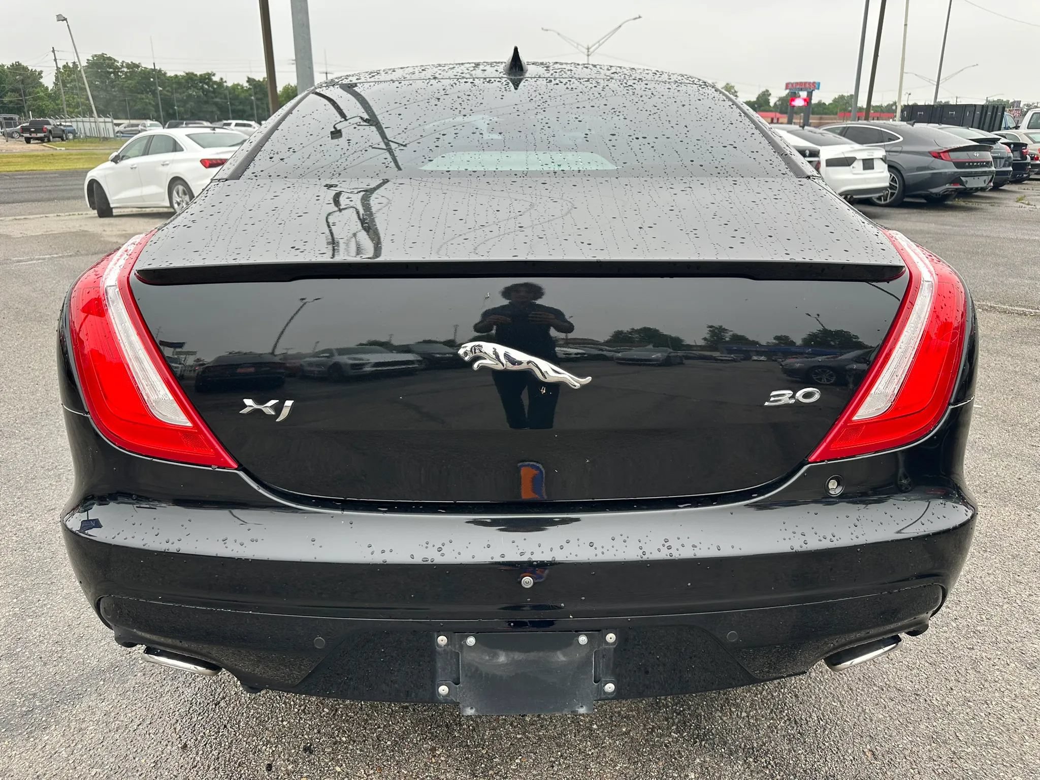 Used 2016 Jaguar XJ R-Sport RWD image 33