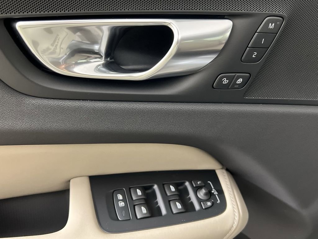 New 2026 Volvo XC60 B5 Core image 15