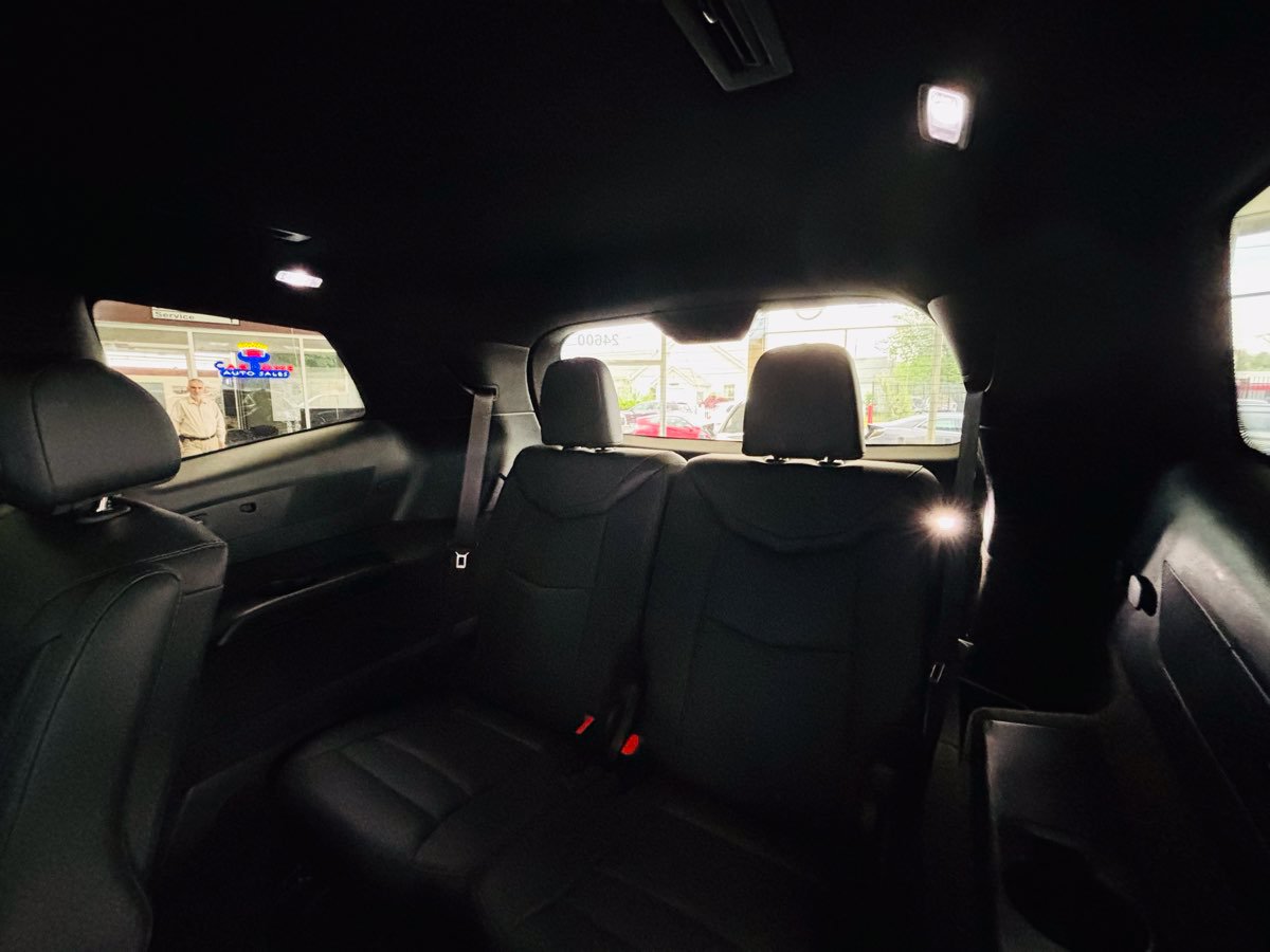 Used 2024 Cadillac XT6 Premium Luxury w/ Technology Package FWD image 38
