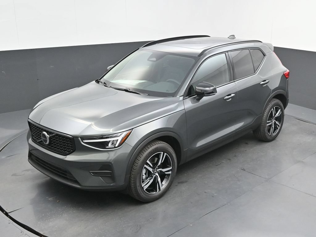 New 2026 Volvo XC40 B4 Core w/ Protection Package Premier FWD image 23