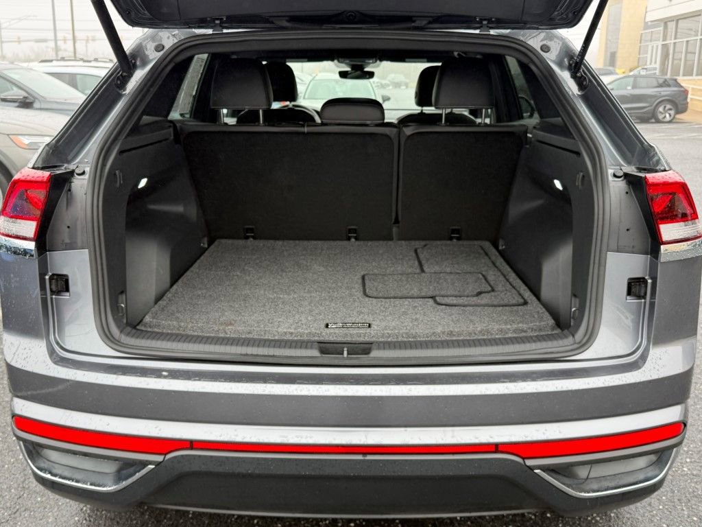 Used 2024 Volkswagen Atlas Cross Sport SE image 18