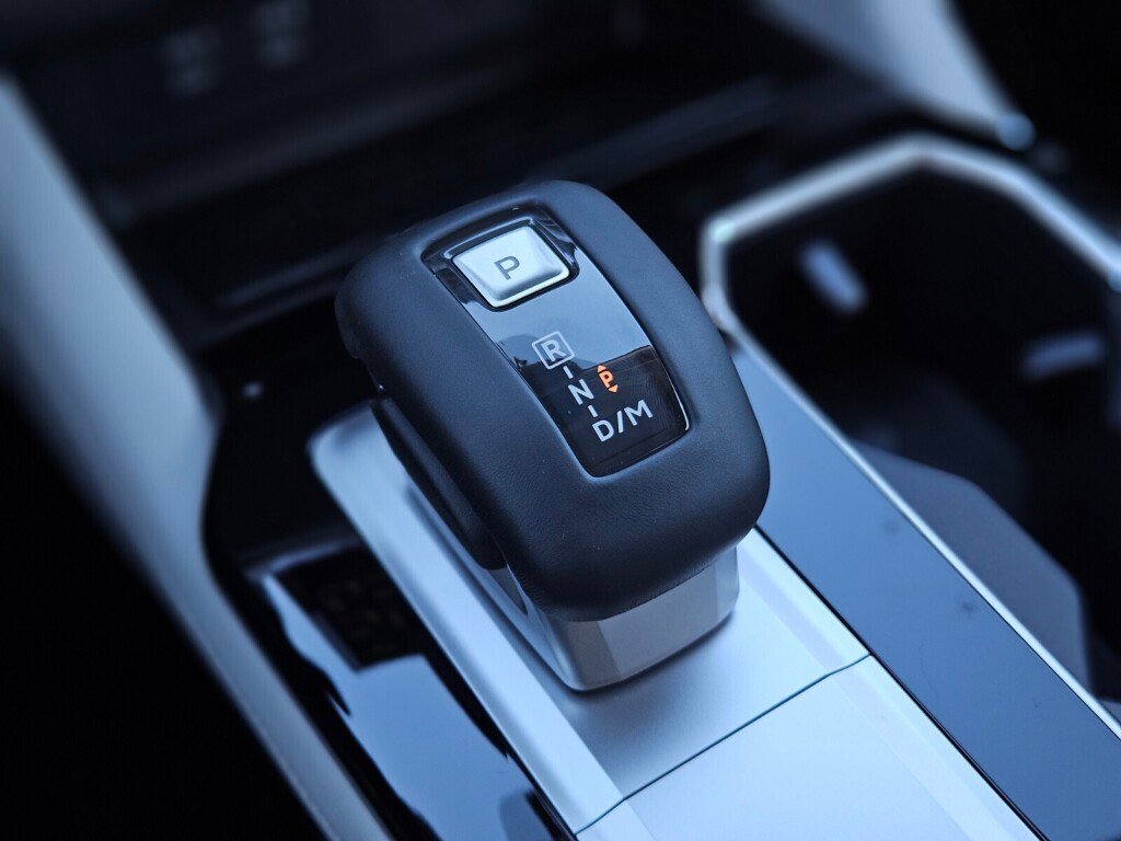 New 2025 Mitsubishi Outlander SEL image 23