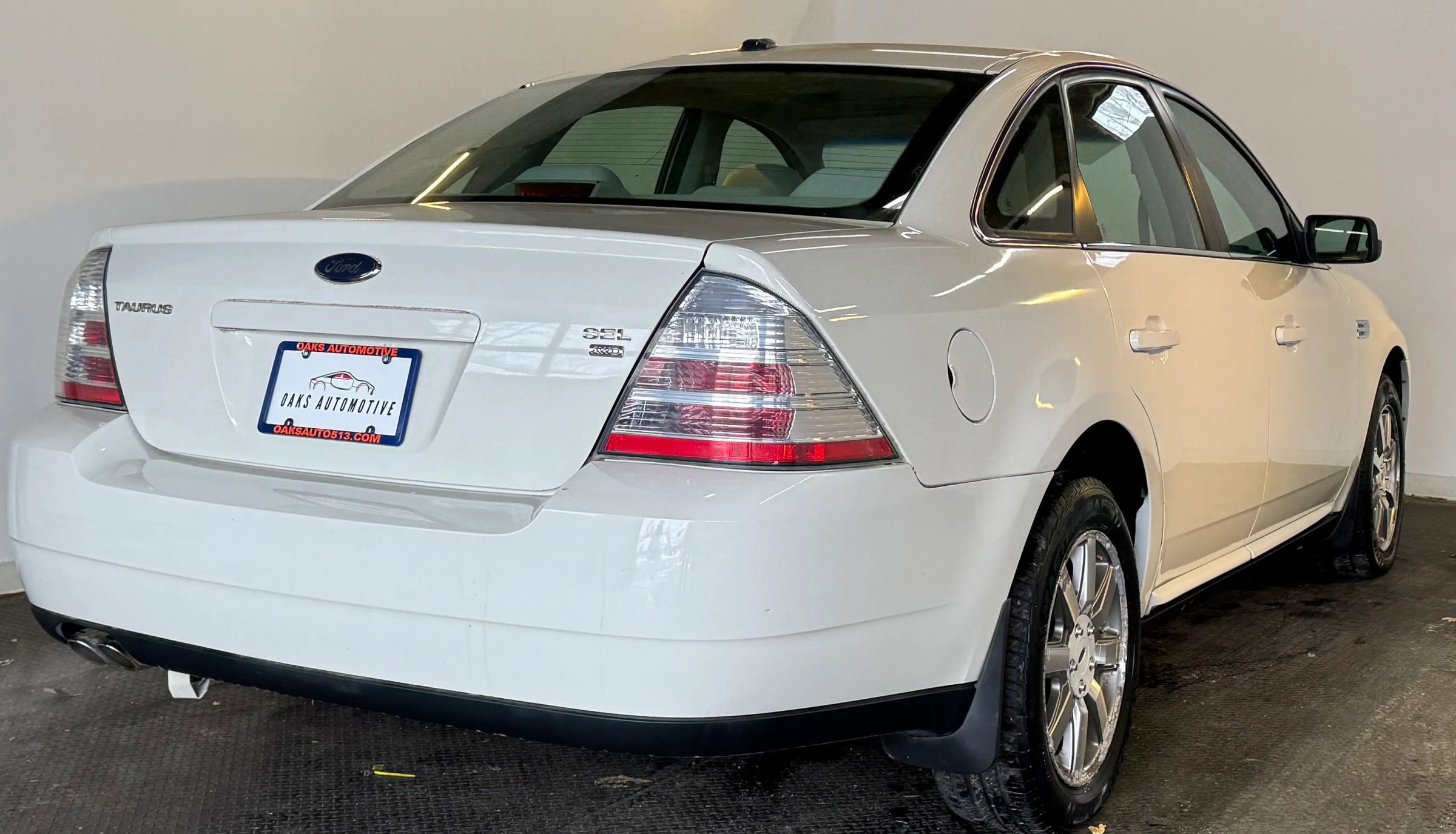 Used 2009 Ford Taurus SEL image 5