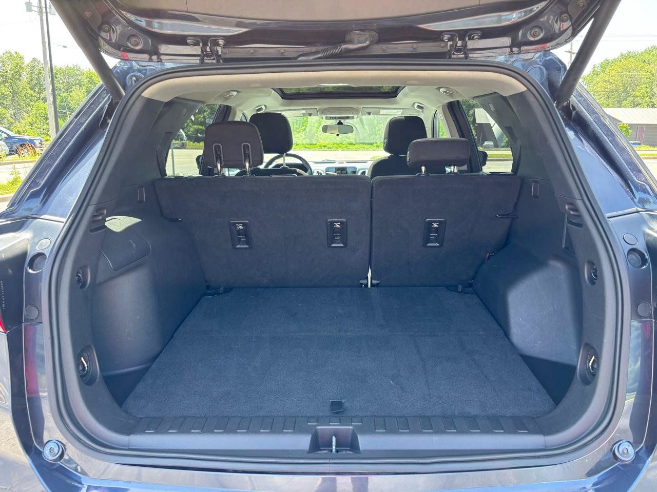 Used 2018 Chevrolet Equinox LT w/ Sun & Infotainment Package FWD image 34