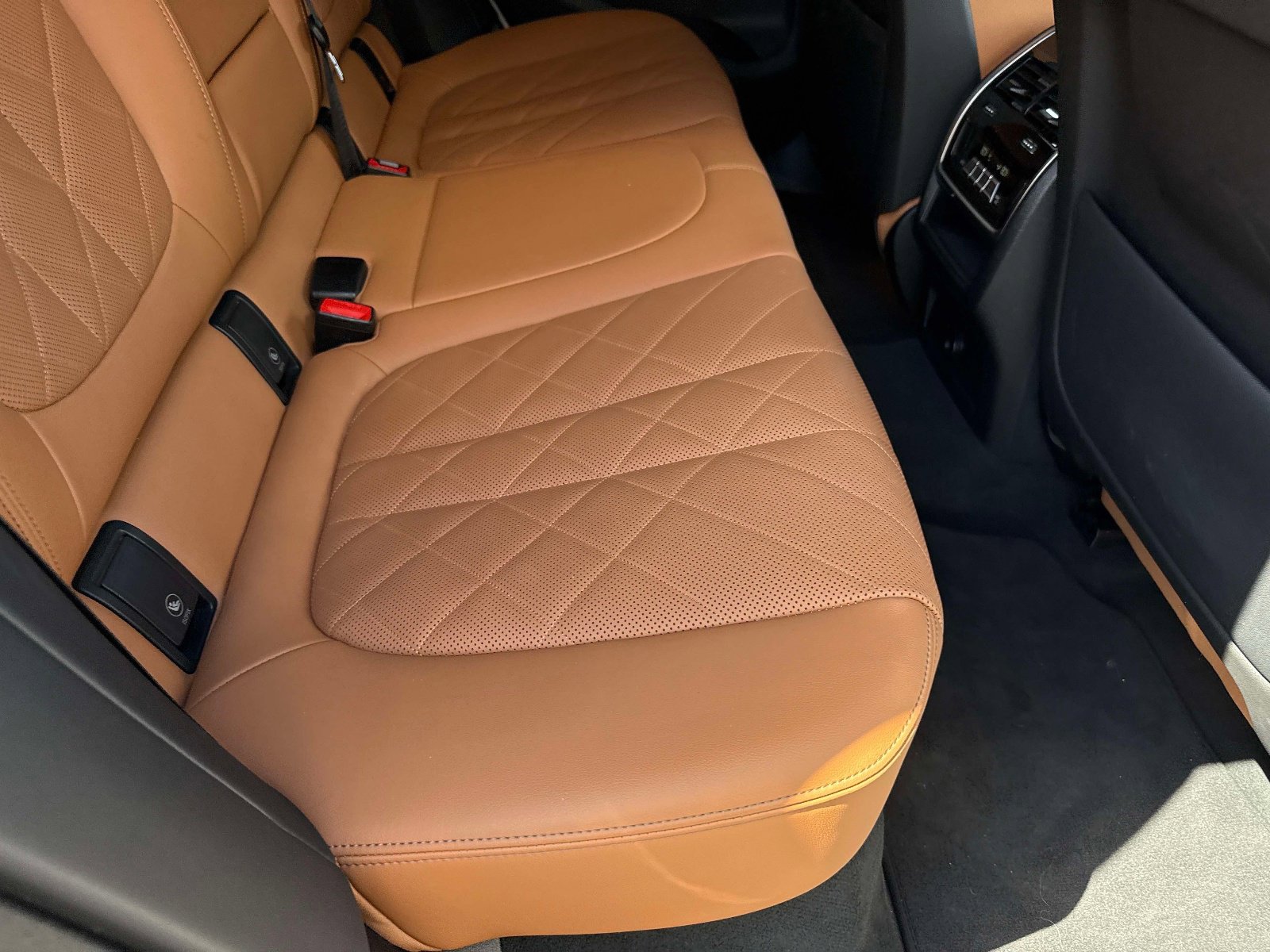 Used 2023 BMW X6 xDrive40i w/ Premium Package image 27