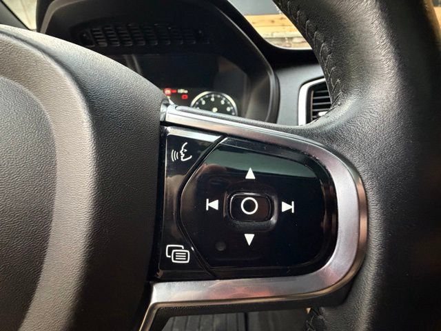 Used 2016 Volvo XC90 T6 Momentum AWD/4WD image 26
