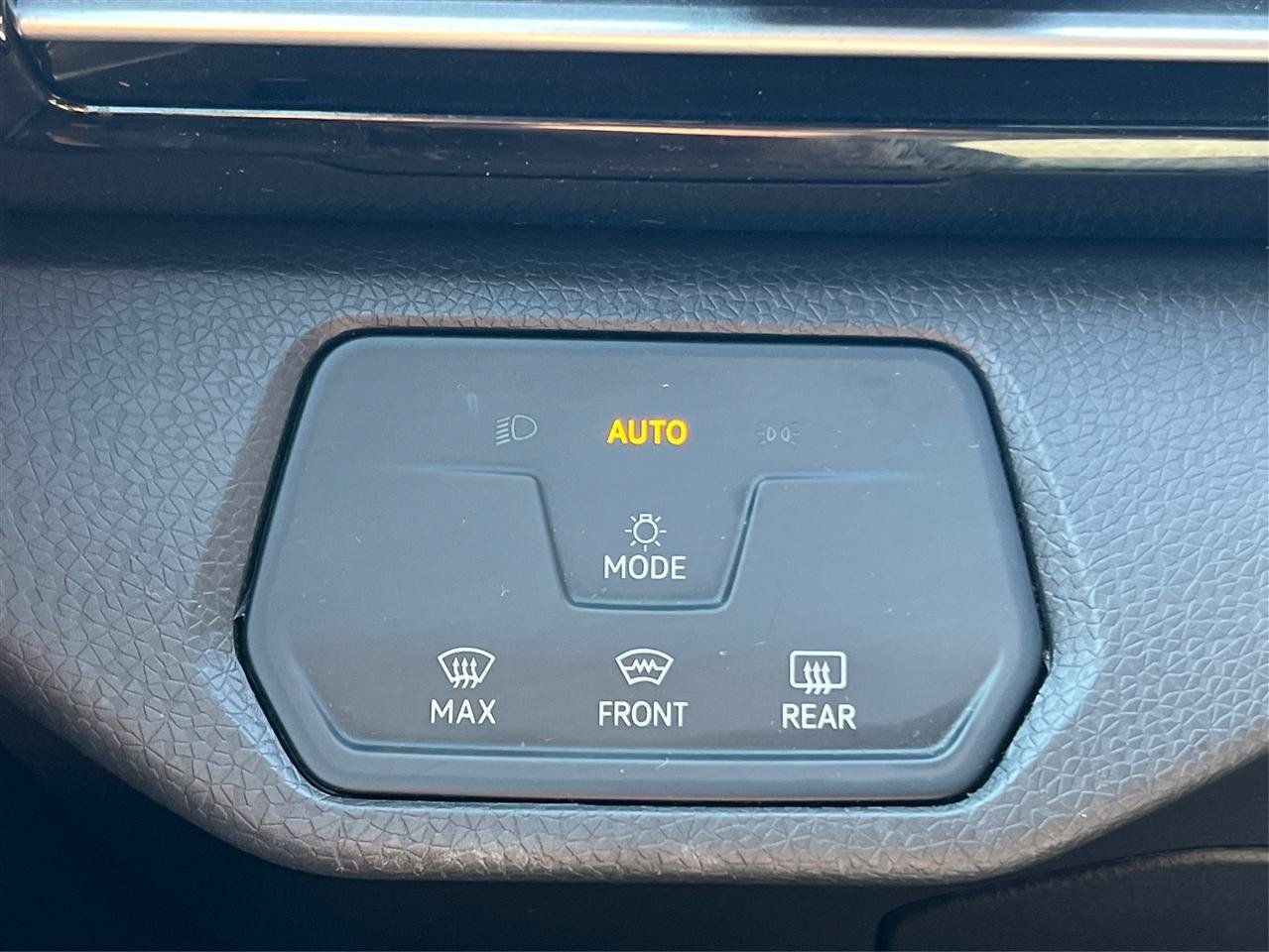 Used 2023 Volkswagen ID.4 Pro AWD/4WD image 27