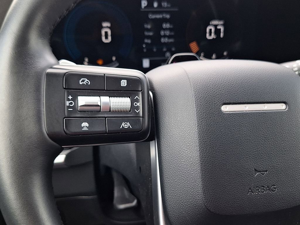 Certified 2025 Hyundai Santa Fe SEL image 18