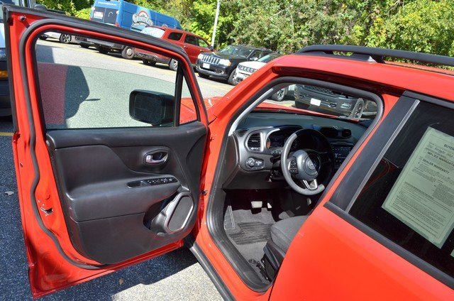 Used 2022 Jeep Renegade Latitude image 15