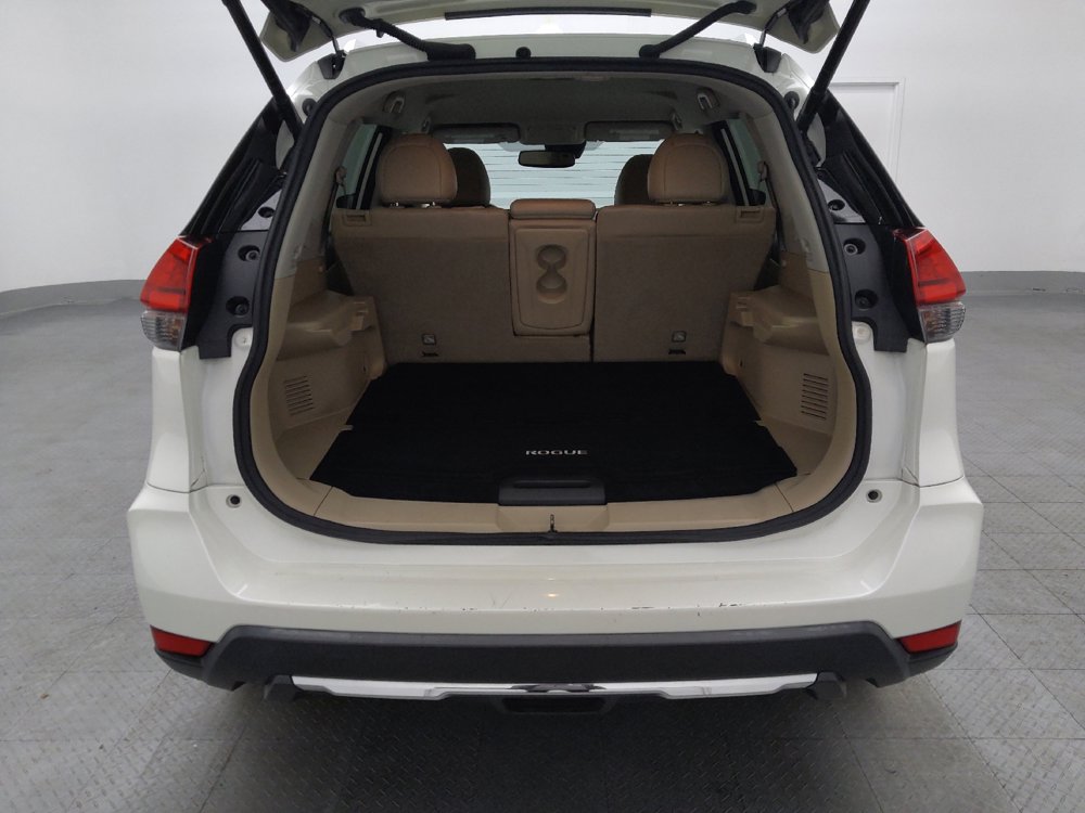 Used 2017 Nissan Rogue SL image 29