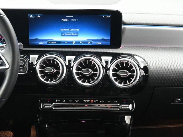 Used 2024 Mercedes-Benz CLA 250 image 28