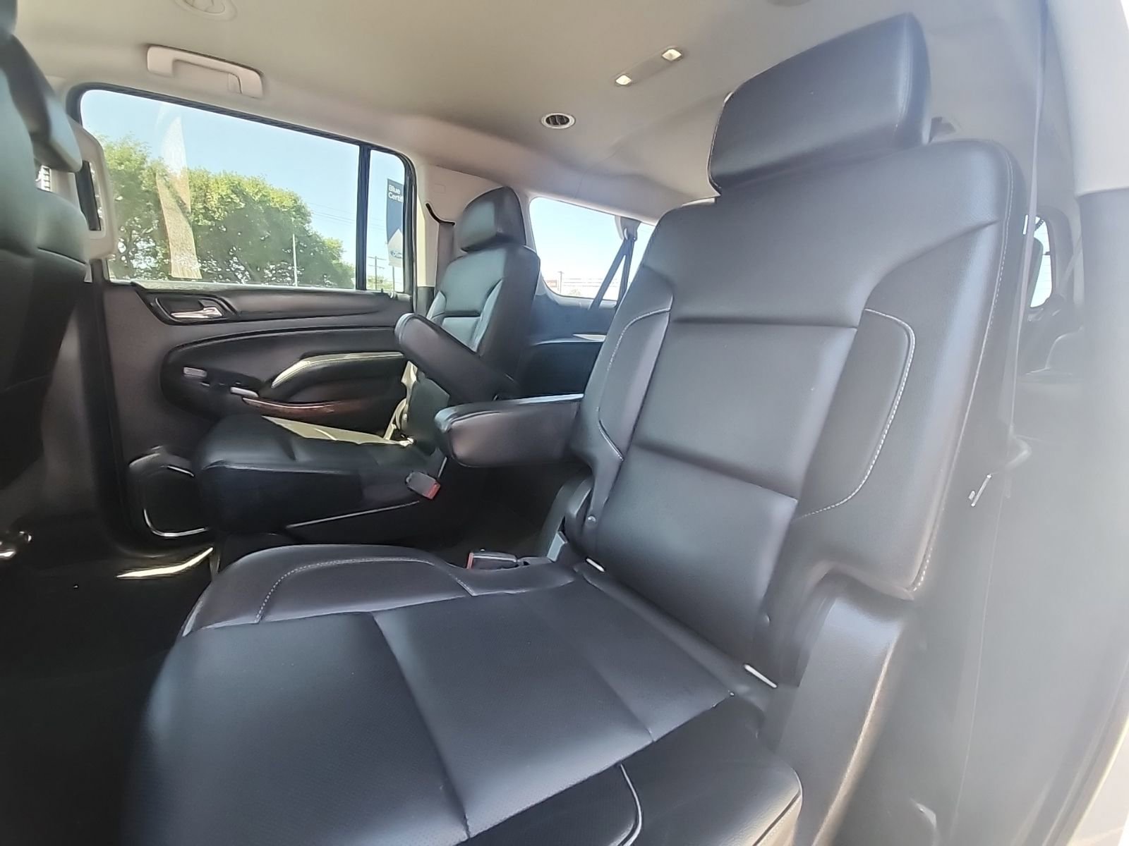 Used 2017 Chevrolet Suburban Premier RWD image 10