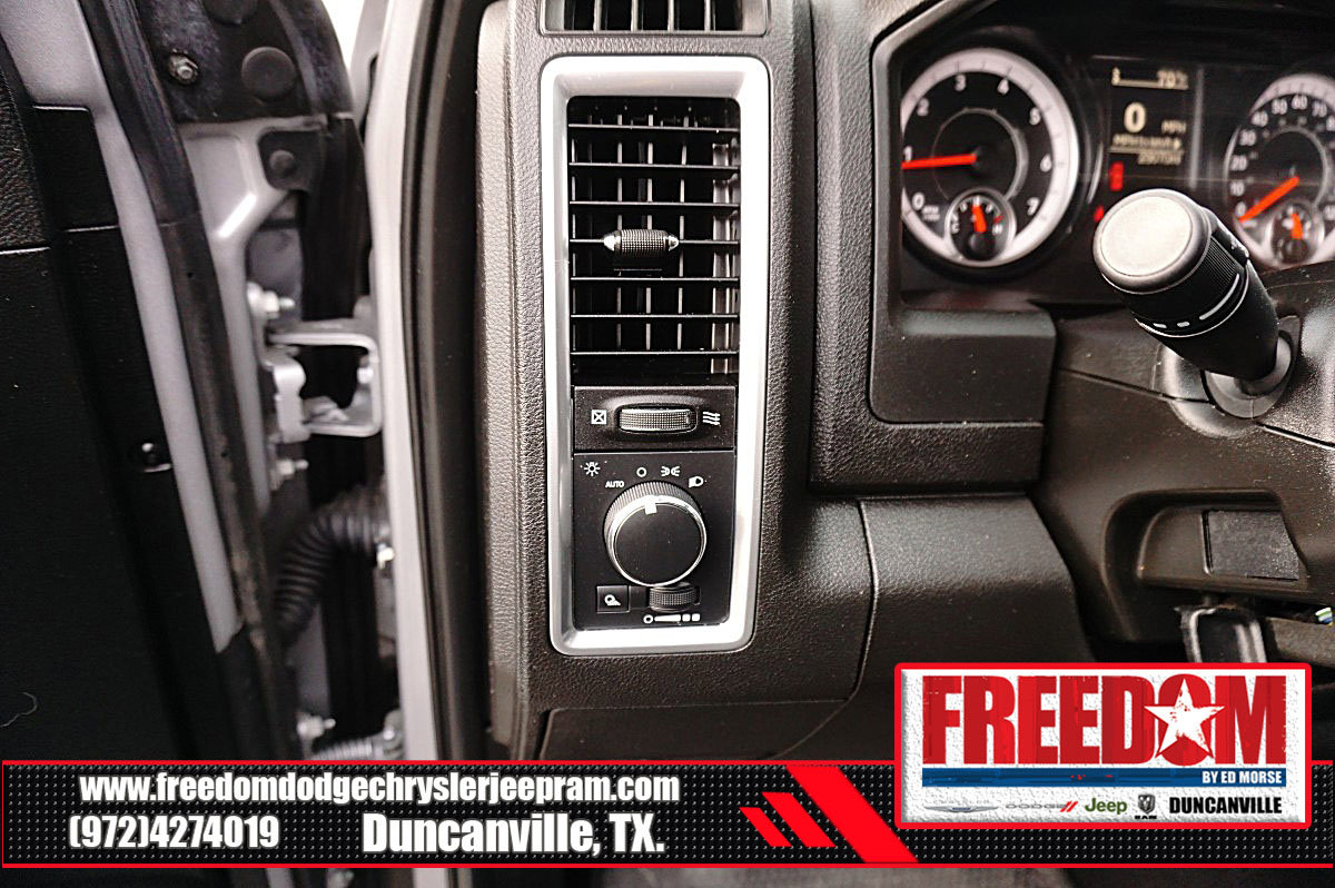 Used 2024 RAM 1500 Classic SLT image 27