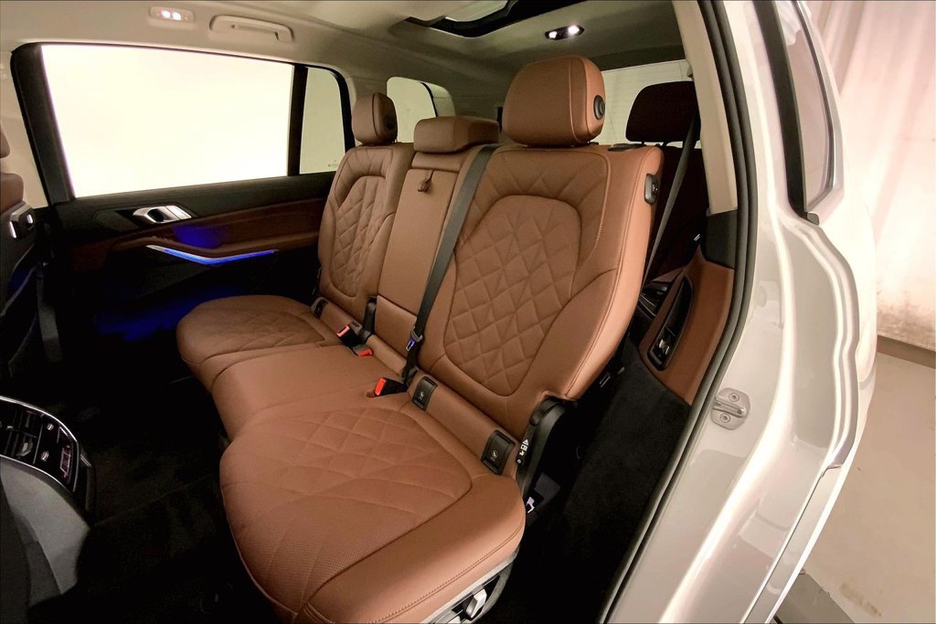 Certified 2024 BMW X7 xDrive40i w/ Premium Package AWD/4WD image 14