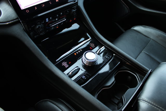 Used 2025 Jeep Grand Cherokee L Overland w/ Luxury Tech Group IV AWD/4WD image 27