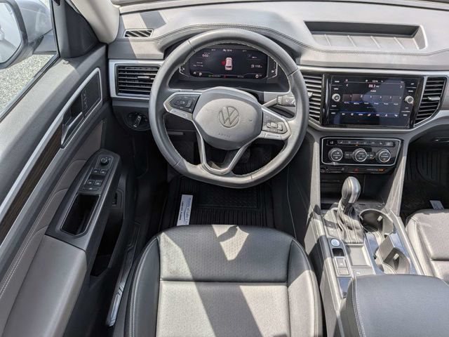 Used 2023 Volkswagen Atlas SE w/ Panoramic Sunroof Package FWD image 16