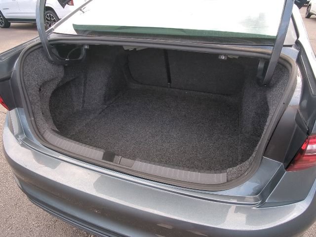 Used 2024 Volkswagen Jetta SE FWD image 33