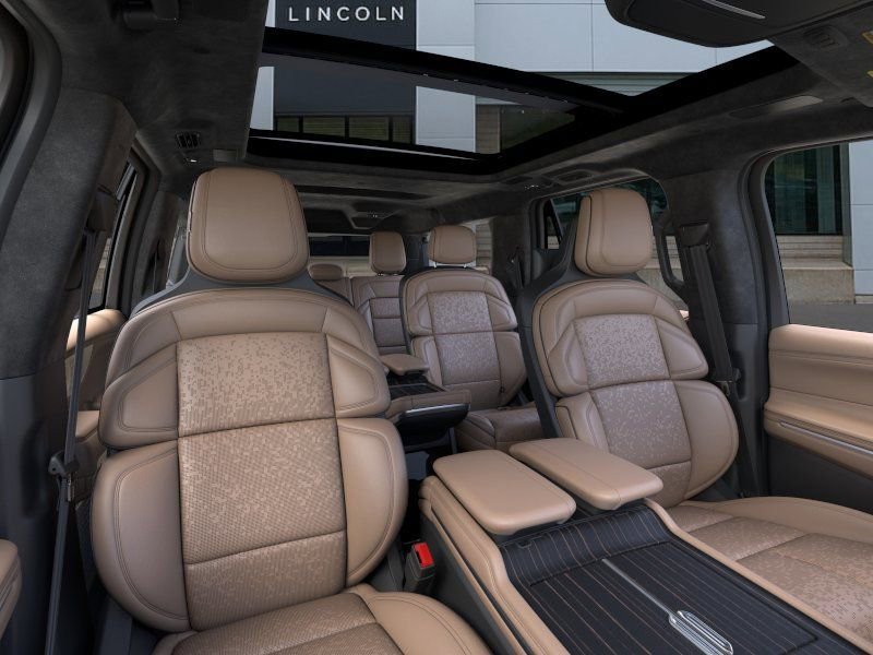 New 2026 Lincoln Navigator L Black Label AWD/4WD image 10
