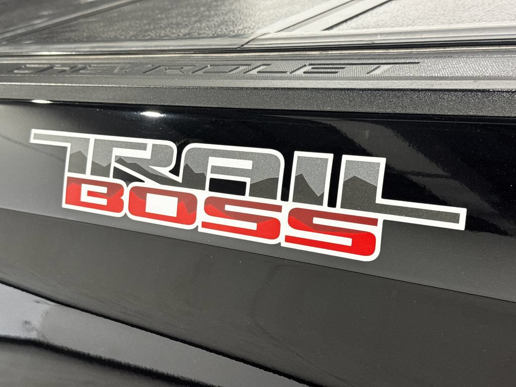 Used 2022 Chevrolet Silverado 1500 Custom Trail Boss w/ LPO, Dark Essentials Package AWD/4WD image 32